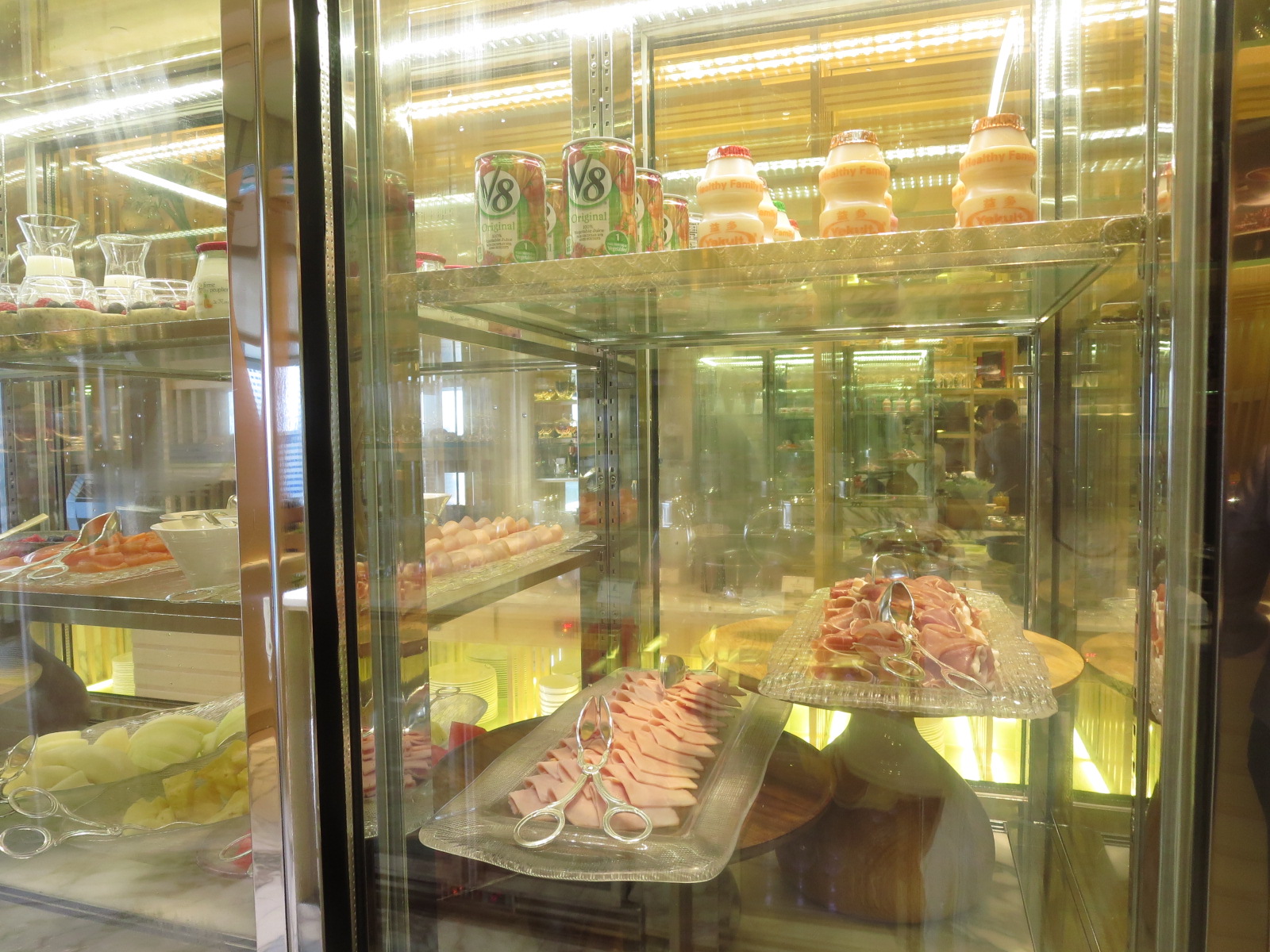 リッツカールトンシンガポールのクラブラウンジにあるヤクルト